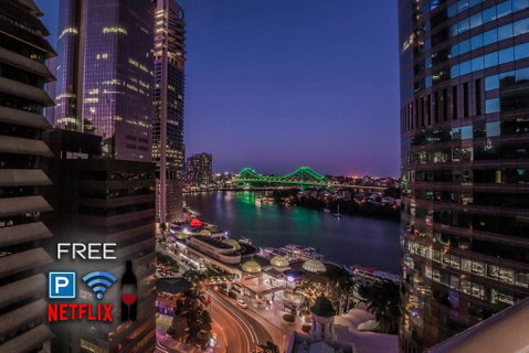 Story Bridge/River Views,  Pool, Gym, Netflix, Carpark - Accommodation Fremantle 0