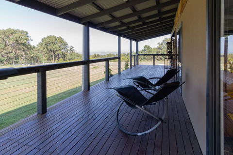 Studio 165 Hidden Gem On 50 Acres With Bay Views - Accommodation Fremantle 0