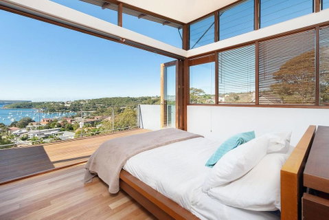 Stunning Architecture With Superb Balmoral Views! - Accommodation Fremantle 3