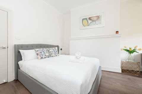 STUNNING SYDNEY HOME 9 - Accommodation Fremantle 2