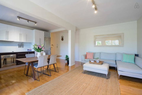 Stylish And Spacious Beach Apartment - Accommodation Fremantle 0