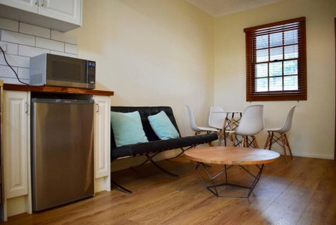 Stylish Cute Cottage In McMahons Point - Accommodation Fremantle 0