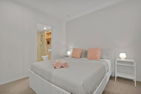 Stylish Resort Living In The City - Accommodation Fremantle 3
