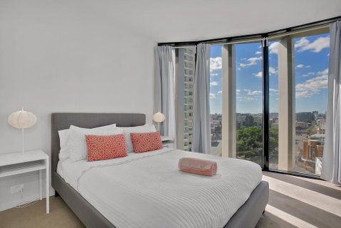 Stylish Resort Living In The City - Accommodation Fremantle 2