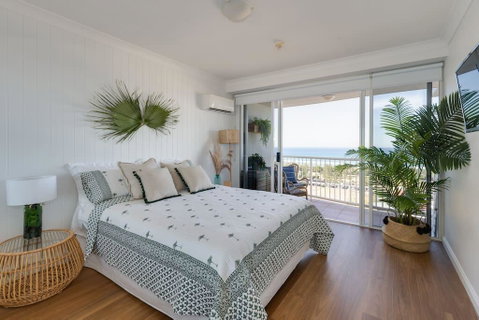 Stylish Studio With Ocean Views Bel Air Broadbeach - Accommodation Fremantle 0