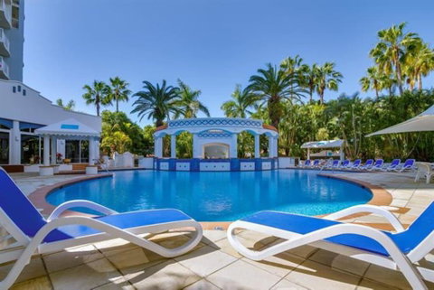 Stylish Studio With Ocean Views Bel Air Broadbeach - Accommodation Fremantle 2