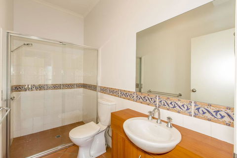 STYLISH, SUN-DRENCHED AND SOPHISTICATED - Accommodation Fremantle 3