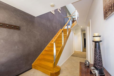 STYLISH, SUN-DRENCHED AND SOPHISTICATED - Accommodation Fremantle 1