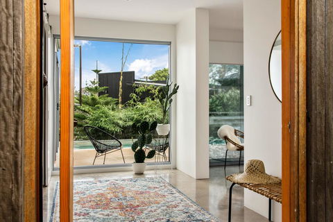 Sundays Beach House - Accommodation Fremantle 2