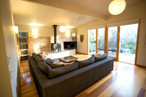 SUNNY DAZE - Accommodation Fremantle 0