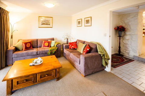 Sunnyside Cottage - Accommodation Fremantle 1