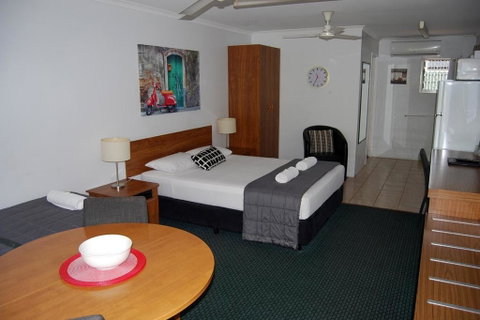 Sunseeker Motel - Accommodation Fremantle 2