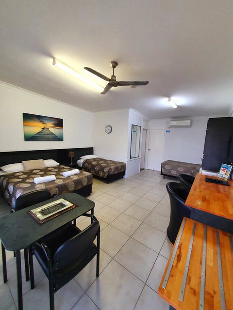 Sunseeker Motel - Accommodation Fremantle 3