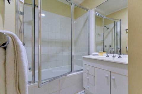 Sunset Waters Apartments - Accommodation Fremantle 3