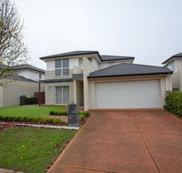 Superb Luxe 5BR housePoint Cook near lake - Accommodation Fremantle