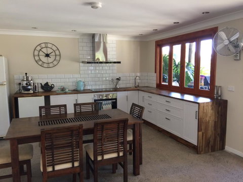 TAKURA HEIGHTS Modern Country Apartment With Pool Access - Accommodation Fremantle 0