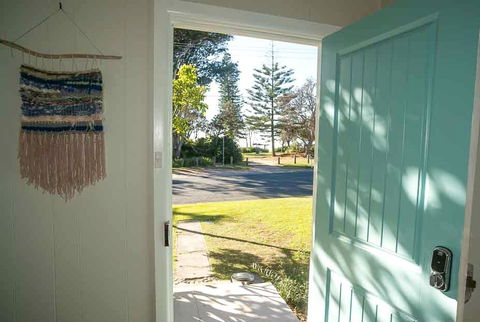 Tallowood Beachfront Cottage - Accommodation Fremantle 2