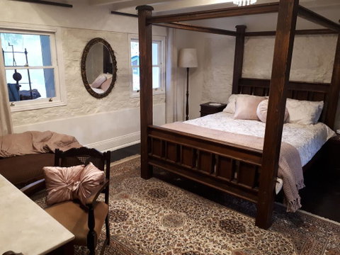 Tanilba House - Accommodation Fremantle 0