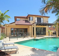 Tarcoola 41 - 5 BDRM Canal Home with Pool - Accommodation Fremantle