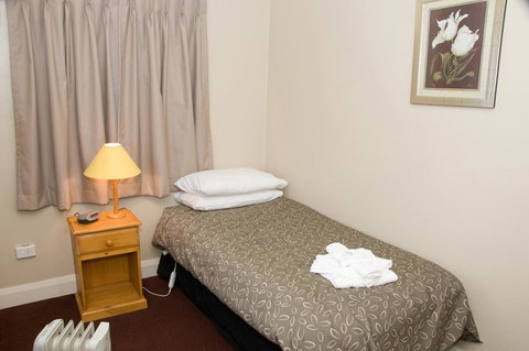 The Alpine Hotel - Accommodation Fremantle 3