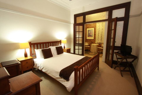 The Bank Guesthouse - Accommodation Fremantle 2