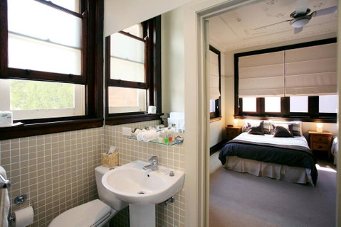 The Bank Guesthouse - Accommodation Fremantle 0
