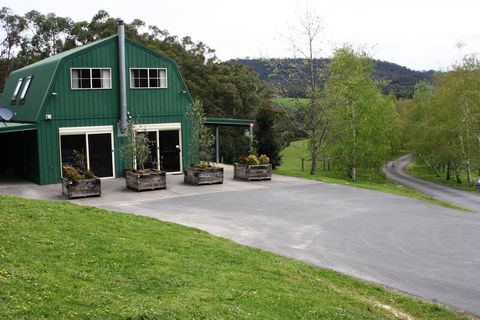 The Barn @ Charlottes Hill - Accommodation Fremantle 0