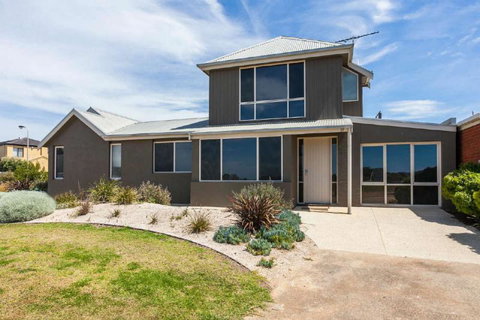 The Beach House - Accommodation Fremantle 0
