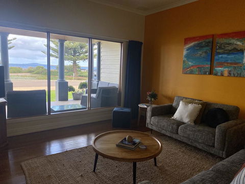 The Beach House & Villas - Accommodation Fremantle 2