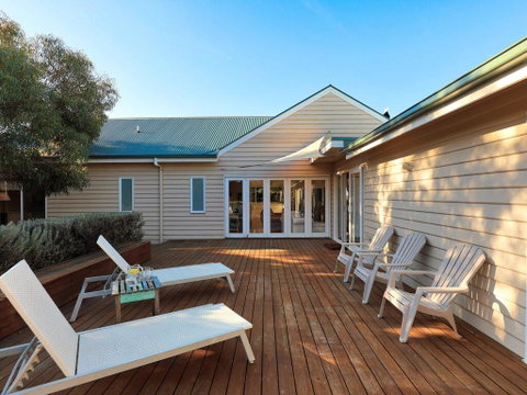 The Beach House - Quintessential Holiday House With Open Fireplace! - Accommodation Fremantle 0