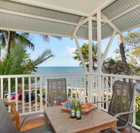 The Beach Shack 3BR Waterfront Resort Own WIFI - Accommodation Fremantle