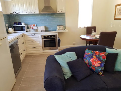 Birch Lane - Accommodation Fremantle 33