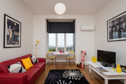 Penguin Waterfront Escape - Accommodation Fremantle 16
