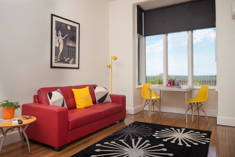 Penguin Waterfront Escape - Accommodation Fremantle 18