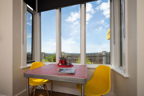 Penguin Waterfront Escape - Accommodation Fremantle 17