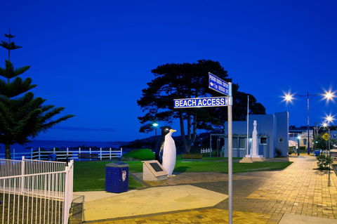 Penguin Waterfront Escape - Accommodation Fremantle 2
