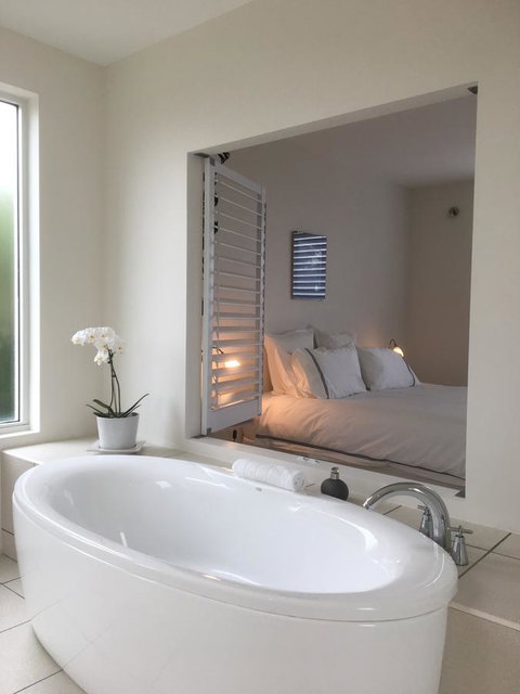 Saltwater - Absolute Oceanfront, Hot Tubs, Sauna, Fire Pits - Accommodation Fremantle 21