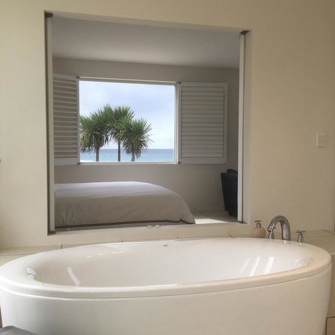 Saltwater - Absolute Oceanfront, Hot Tubs, Sauna, Fire Pits - Accommodation Fremantle 23