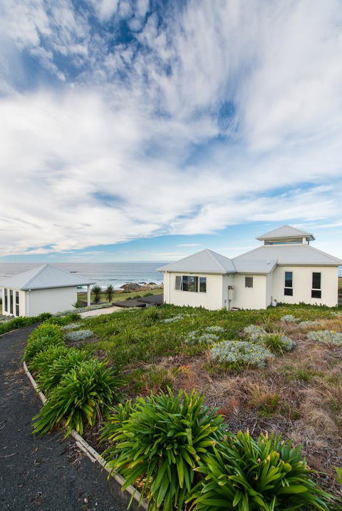 Saltwater - Absolute Oceanfront, Hot Tubs, Sauna, Fire Pits - Accommodation Fremantle 11