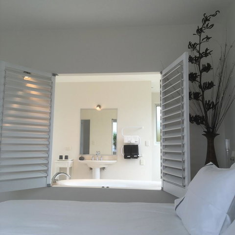 Saltwater - Absolute Oceanfront, Hot Tubs, Sauna, Fire Pits - Accommodation Fremantle 31