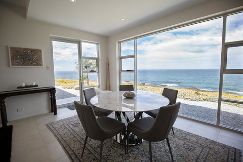 Saltwater - Absolute Oceanfront, Hot Tubs, Sauna, Fire Pits - Accommodation Fremantle 41