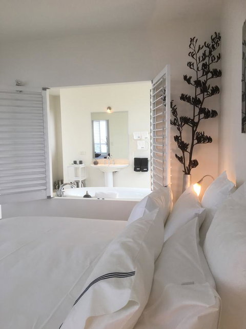 Saltwater - Absolute Oceanfront, Hot Tubs, Sauna, Fire Pits - Accommodation Fremantle 30