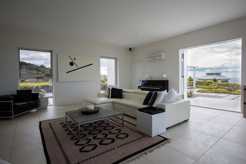 Saltwater - Absolute Oceanfront, Hot Tubs, Sauna, Fire Pits - Accommodation Fremantle 43