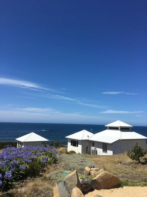 Saltwater - Absolute Oceanfront, Hot Tubs, Sauna, Fire Pits - Accommodation Fremantle 1