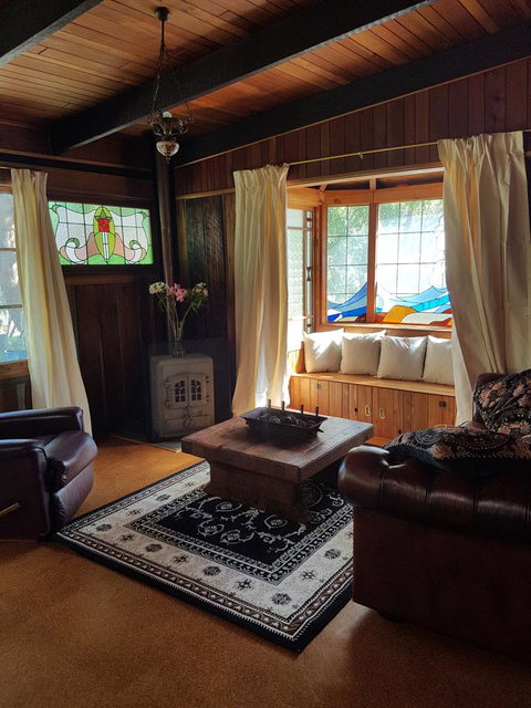 Whispering Hills Retreat - Accommodation Fremantle 0