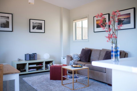 Hazards Escape - The Top Shack & The Short Stack - Accommodation Fremantle 0