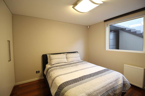 Sunny 3 Bedroom Apartment In Sandy Bay - Accommodation Fremantle 8