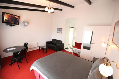 The Fox And Hounds Historic Hotel - Accommodation Fremantle 34