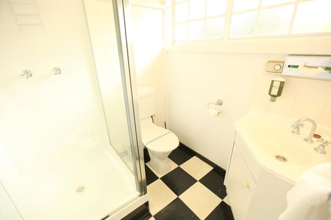 The Fox And Hounds Historic Hotel - Accommodation Fremantle 17