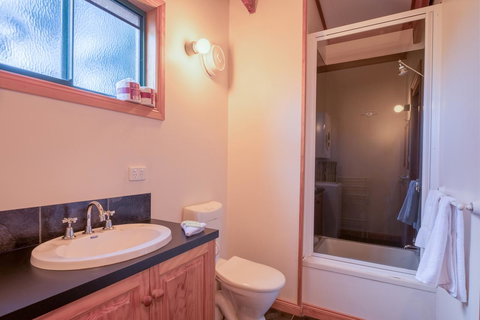 Freycinet Timber Cottage 1 - Accommodation Fremantle 2